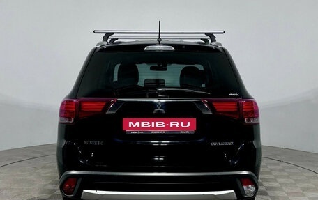 Mitsubishi Outlander III рестайлинг 3, 2016 год, 1 730 000 рублей, 6 фотография