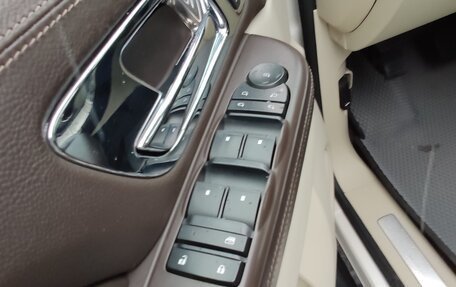 Cadillac Escalade III, 2013 год, 2 750 000 рублей, 27 фотография