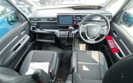 Honda Stepwgn IV, 2017 год, 1 850 000 рублей, 11 фотография