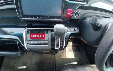 Honda Stepwgn IV, 2017 год, 1 850 000 рублей, 14 фотография