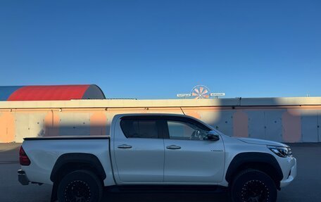 Toyota Hilux VIII, 2018 год, 4 700 000 рублей, 2 фотография