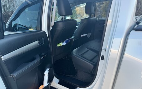 Toyota Hilux VIII, 2018 год, 4 700 000 рублей, 23 фотография