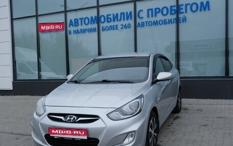 Hyundai Solaris II рестайлинг, 2013 год, 780 000 рублей, 1 фотография