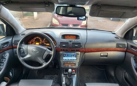 Toyota Avensis III рестайлинг, 2005 год, 750 000 рублей, 5 фотография