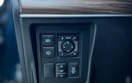 Toyota Land Cruiser Prado 150 рестайлинг 2, 2018 год, 5 100 000 рублей, 16 фотография