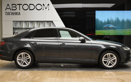 Audi A4, 2019 год, 2 400 000 рублей, 4 фотография