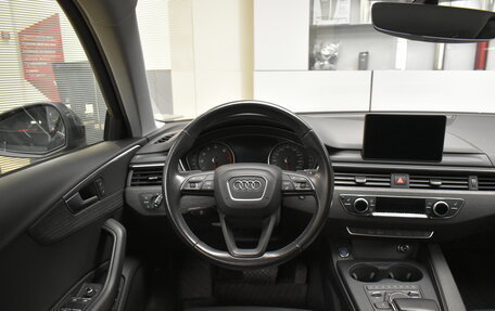 Audi A4, 2019 год, 2 400 000 рублей, 8 фотография