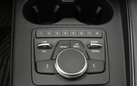 Audi A4, 2019 год, 2 400 000 рублей, 16 фотография