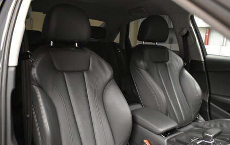 Audi A4, 2019 год, 2 400 000 рублей, 20 фотография