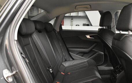 Audi A4, 2019 год, 2 400 000 рублей, 19 фотография