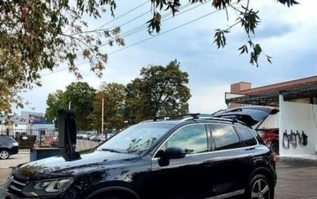Volkswagen Touareg III, 2011 год, 2 350 000 рублей, 2 фотография