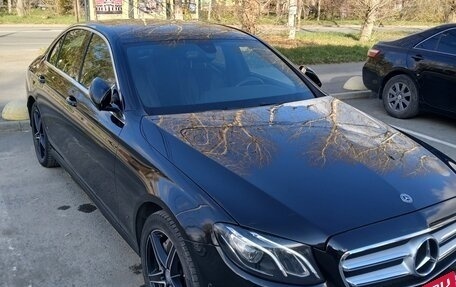 Mercedes-Benz E-Класс, 2019 год, 3 000 000 рублей, 2 фотография