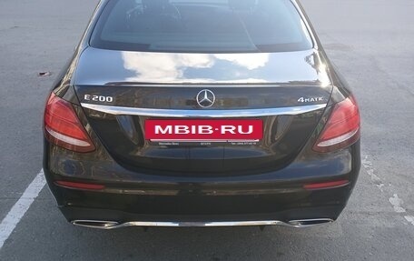 Mercedes-Benz E-Класс, 2019 год, 3 000 000 рублей, 5 фотография