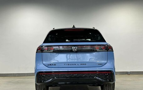 Volkswagen Tiguan, 2024 год, 4 390 000 рублей, 7 фотография