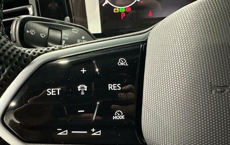 Volkswagen Tiguan, 2024 год, 4 390 000 рублей, 17 фотография