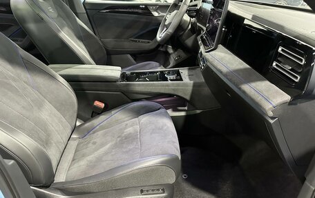 Volkswagen Tiguan, 2024 год, 4 390 000 рублей, 33 фотография