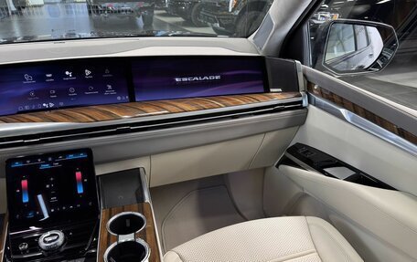 Cadillac Escalade V, 2025 год, 21 700 000 рублей, 17 фотография