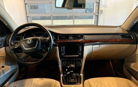 Skoda Superb III рестайлинг, 2009 год, 600 000 рублей, 9 фотография