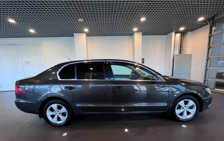 Skoda Superb III рестайлинг, 2009 год, 600 000 рублей, 2 фотография