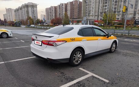 Toyota Camry, 2020 год, 1 750 000 рублей, 3 фотография