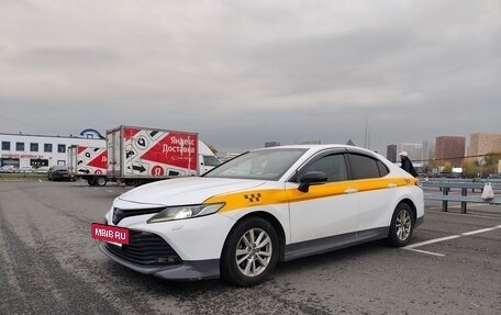 Toyota Camry, 2020 год, 1 750 000 рублей, 2 фотография