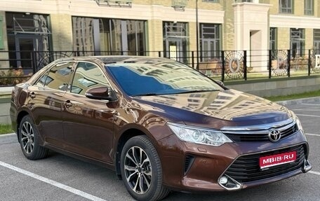 Toyota Camry, 2017 год, 2 350 000 рублей, 1 фотография