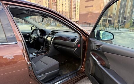 Toyota Camry, 2017 год, 2 350 000 рублей, 4 фотография