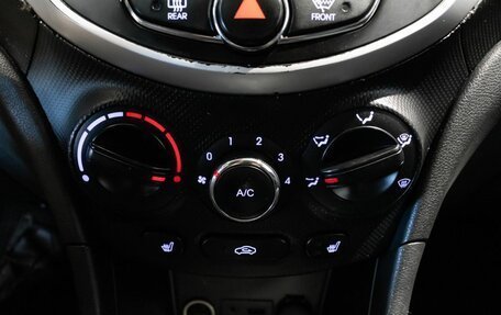Hyundai Solaris II рестайлинг, 2011 год, 685 300 рублей, 7 фотография