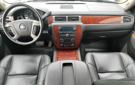Chevrolet Tahoe III, 2013 год, 1 949 000 рублей, 10 фотография