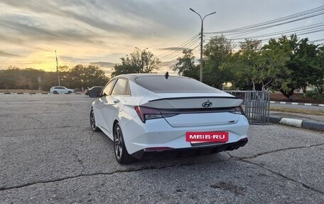 Hyundai Elantra, 2021 год, 1 940 000 рублей, 4 фотография