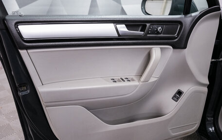 Volkswagen Touareg III, 2012 год, 1 950 000 рублей, 16 фотография
