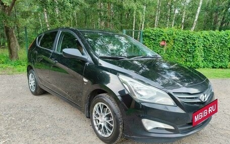 Hyundai Solaris II рестайлинг, 2015 год, 1 150 000 рублей, 2 фотография