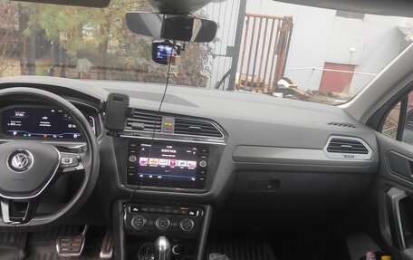 Volkswagen Tiguan II, 2019 год, 2 400 000 рублей, 5 фотография