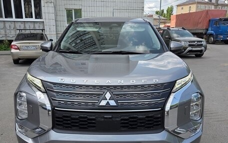 Mitsubishi Outlander, 2021 год, 2 600 000 рублей, 5 фотография