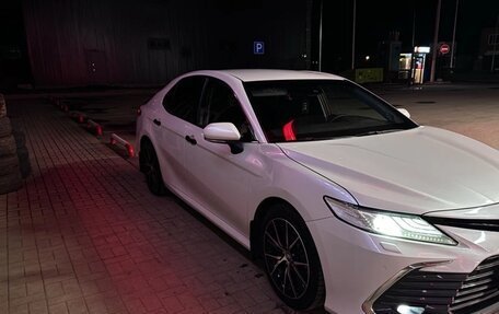Toyota Camry, 2018 год, 2 400 000 рублей, 2 фотография