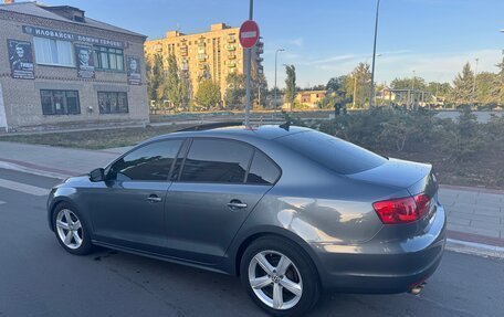 Volkswagen Jetta VI, 2010 год, 1 000 000 рублей, 3 фотография