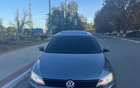 Volkswagen Jetta VI, 2010 год, 1 000 000 рублей, 2 фотография