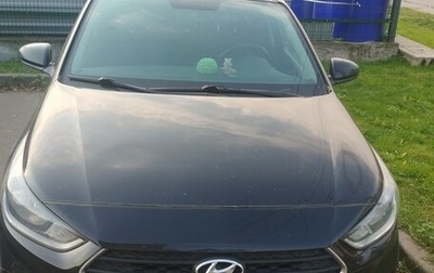 Hyundai Solaris II рестайлинг, 2018 год, 850 000 рублей, 1 фотография