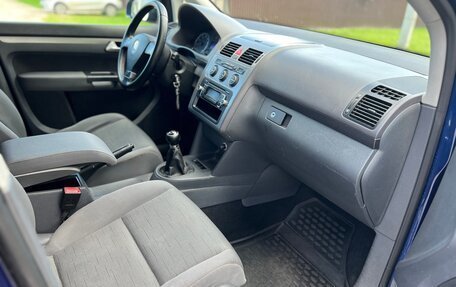 Volkswagen Touran III, 2008 год, 650 000 рублей, 10 фотография