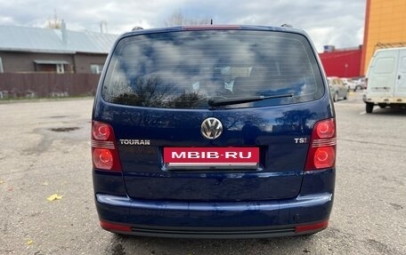 Volkswagen Touran III, 2008 год, 650 000 рублей, 6 фотография