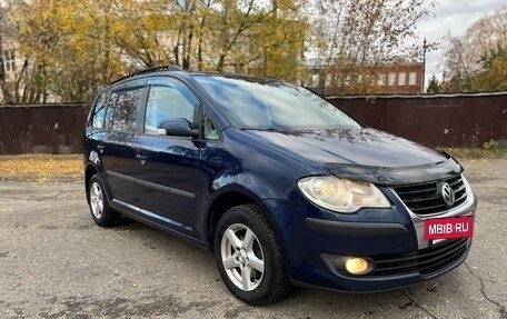Volkswagen Touran III, 2008 год, 650 000 рублей, 3 фотография