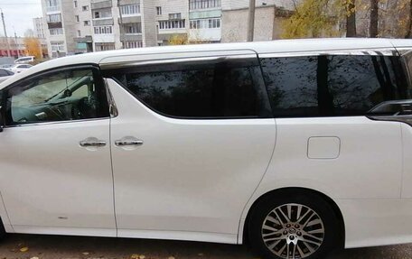 Toyota Vellfire II, 2017 год, 3 650 000 рублей, 7 фотография