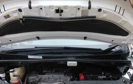Toyota Vellfire II, 2017 год, 3 650 000 рублей, 17 фотография