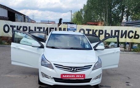 Hyundai Solaris II рестайлинг, 2015 год, 650 000 рублей, 3 фотография