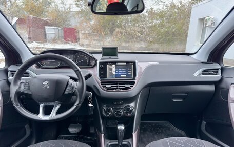 Peugeot 2008 II, 2014 год, 995 000 рублей, 13 фотография