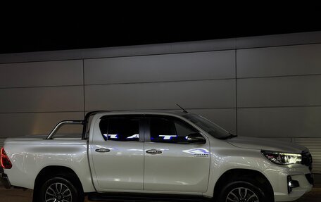 Toyota Hilux VIII, 2015 год, 3 300 000 рублей, 12 фотография