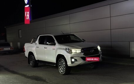 Toyota Hilux VIII, 2015 год, 3 300 000 рублей, 11 фотография