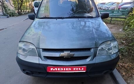 Chevrolet Niva I рестайлинг, 2009 год, 300 000 рублей, 2 фотография