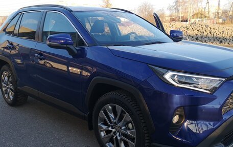 Toyota RAV4, 2021 год, 4 500 000 рублей, 2 фотография