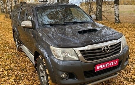 Toyota Hilux VII, 2012 год, 2 000 000 рублей, 1 фотография